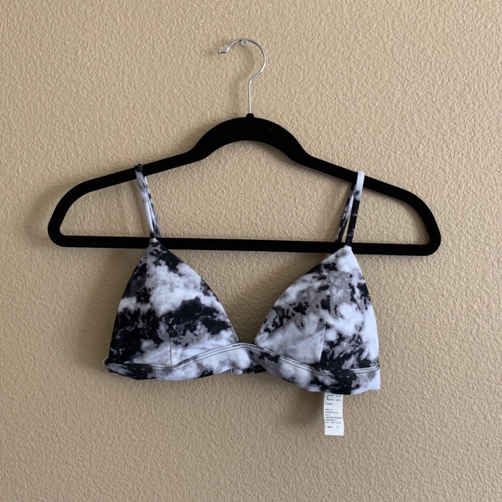 NWOT Hollister tie dye bikini top / bathing suit